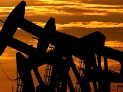 Este viernes, los contratos de futuros del WTI para entrega en noviembre recortaron 1.67 dólares, respecto a la sesión previa del jueves. EFE/ARCHIVO