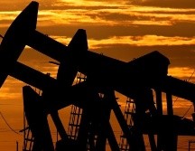 Este viernes, los contratos de futuros del WTI para entrega en noviembre recortaron 1.67 dólares, respecto a la sesión previa del jueves. EFE/ARCHIVO