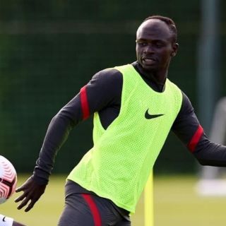 Sadio Mané, positivo por COVID-19