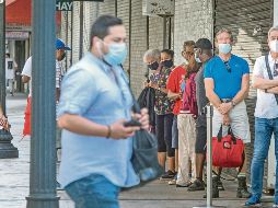 La economía estadounidense no está generando las suficientes plazas para contrarrestar el desempleo provocado por el COVID-19. EFE