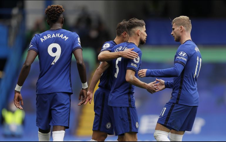 Jugadores de los Blues celebran una de las anotaciones del partido. EFE / K. Wigglesworth