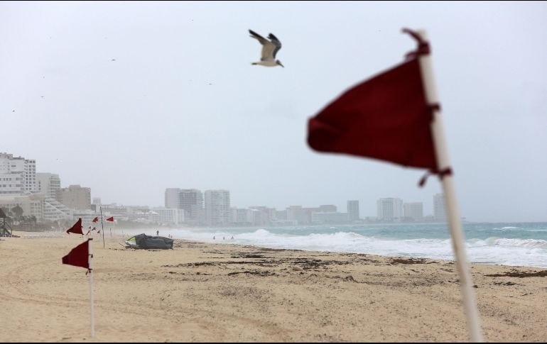 Protección Civil del estado pidió a la población, a través de sus redes sociales, que se quede en casa. EFE / ARCHIVO