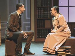 Talento. Oscar Acosta y Paola Gómez son los encargados de dar vida a la obra “Papi Piernas Largas”. ESPECIAL