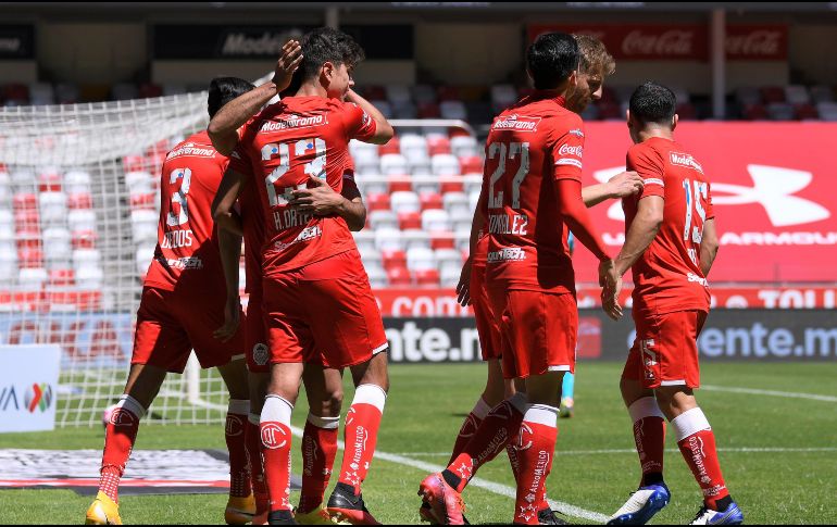 Jugadores del Toluca celebran su triunfo de este domingo. IMAGO7 /