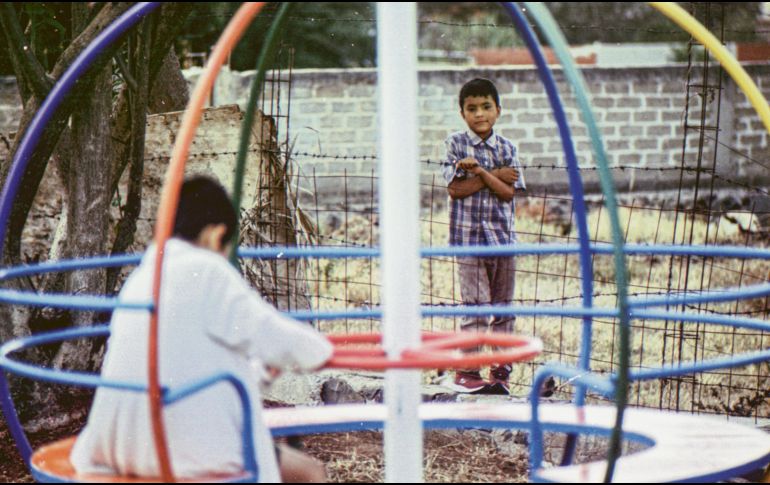 Trabajo 360 grados. Gilberto Gallo comparte un foto que muestra el resultado tras haber creado el rollo, trabajado el revelado y el escaneo de la imagen; procesos realizados por él desde su casa. El Informador • G. Gallo