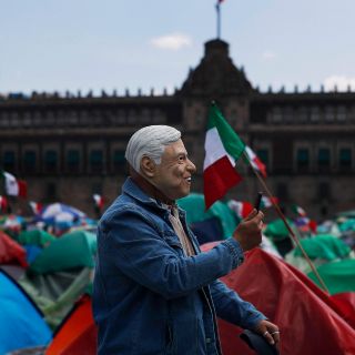 AMLO se mofa de la protesta de Frena; les pide "echarle ganas"