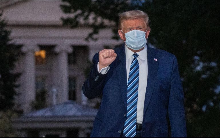 Trump insinuó que ya es inmune al coronavirus y animó a la gente a salir y no temerlo. EFE K . Cedeno