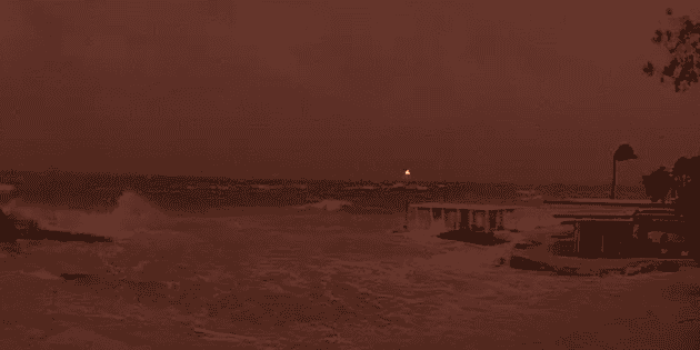 Hurac&aacute;n "Delta" deja inusual amanecer en Cozumel