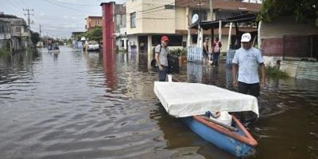 Recen, pronto llegar&aacute; AMLO: diputado a afectados por inundaciones en Tabasco