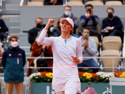 Swiatek, de 19 años, se convirtió en la séptima mujer no preclasificada que alcanza la final en Roland Garros. AFP / T. Samson