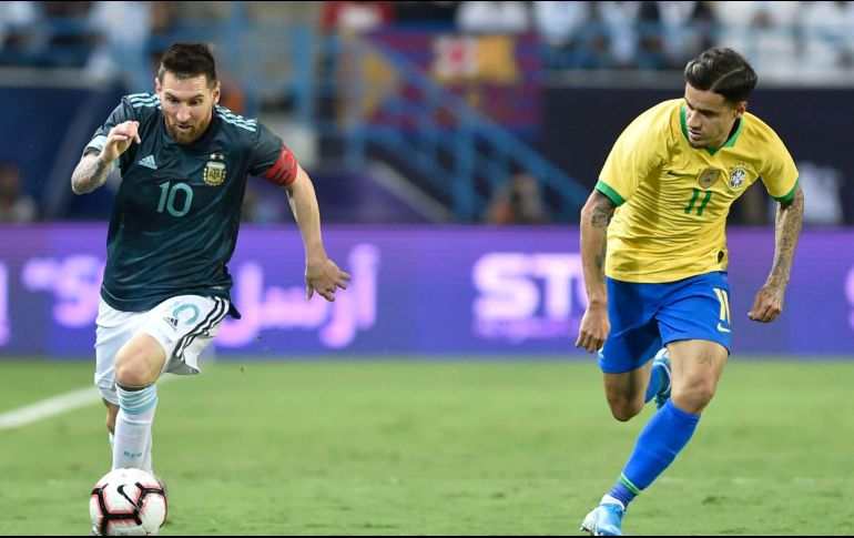 Jugadores como Messi y Coutinho tratarán de ayudar a sus respectivas selecciones a calificar a la próxima Copa del Mundo. AP / ARCHIVO