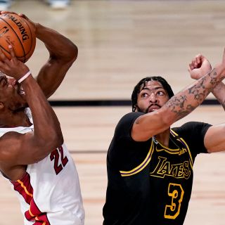 Miami apaga la fiesta de los Lakers