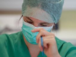 El personal de la salud es uno de los sectores de la población que está más expuesto a contraer COVID-19. EFE/ARCHIVO