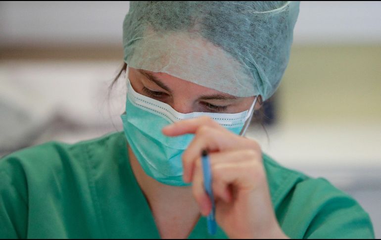 El personal de la salud es uno de los sectores de la población que está más expuesto a contraer COVID-19. EFE/ARCHIVO