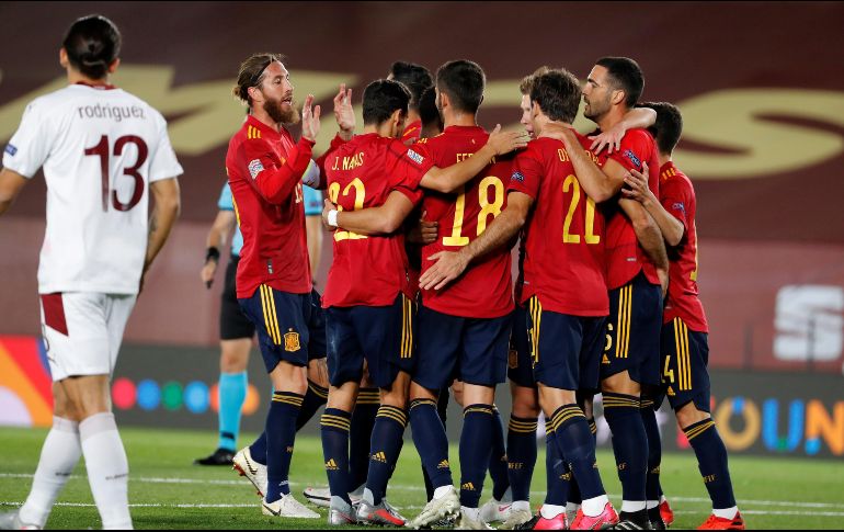 España es líder del Grupo 4 con 7 puntos tras empatar 1-1 contra Alemania y ganar 4-0 y 1-0 a Ucrania y Suiza, respectivamente. EFE / C. Moya