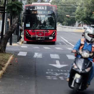 Abandonan carril BiciBus sobre la avenida Hidalgo
