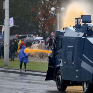 Detienen a más de cien personas en una marcha opositora en Bielorrusia