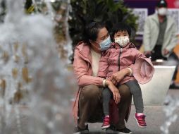 Los pacientes recuperados son más de 28 millones, tres cuartas partes del total, y unos 68 mil casos activos se encuentran en estado grave o crítico. AP / A. Wong