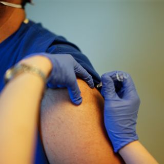 Vacuna china contra coronavirus podría aplicarse en México en diciembre o enero