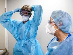 Actualmente hay alrededor de 25 casos de reinfecciones conocidos en todo el mundo, y en la mayoría de los casos se desarrollaron síntomas menos graves que en el primer contagio. AFP /