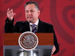 Santiago Nieto, titular de la Unidad de Inteligencia Financiera (UIF), habla durante una conferencia de prensa en la Ciudad de México. EFE/ARCHIVO