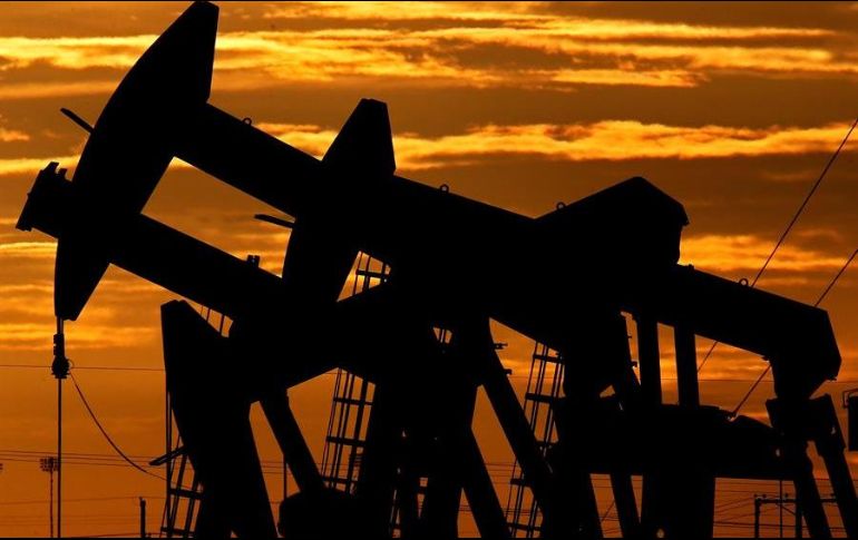 Este martes, los contratos de futuros del WTI para entrega en noviembre sumaron 77 centavos respecto a la sesión del lunes. EFE/ARCHIVO