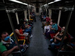 Las autoridades han detectado que el mayor contagio de casos de COVID-19 se registran dentro del ámbito familiar y social. EL INFORMADOR / ARCHIVO