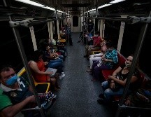 Las autoridades han detectado que el mayor contagio de casos de COVID-19 se registran dentro del ámbito familiar y social. EL INFORMADOR / ARCHIVO