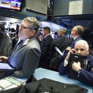 Wall Street cierra a la baja, con pérdidas de 0.58 % en el Dow Jones