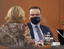 El ministro alemán de Sanidad, Jens Spahn, participa en la reunión del Gobierno en Berlin. EFE/H. Schacht