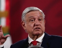 López Obrador mostró también los nombres de los columnistas que lo “atacan”. SUN / ARCHIVO