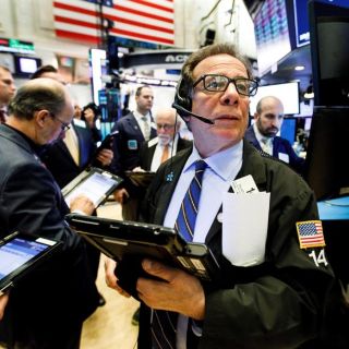 Wall Street cierra con pérdidas ante nuevas restricciones en Europa