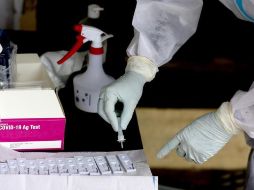 De los 81 invitados, 29 dieron positivo a coronavirus. Otras ocho personas allegadas a los invitados también fueron infectadas. EFE/J. Nv