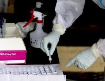 De los 81 invitados, 29 dieron positivo a coronavirus. Otras ocho personas allegadas a los invitados también fueron infectadas. EFE/J. Nv