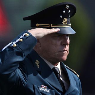 ¿Quién es Salvador Cienfuegos, el general detenido por la DEA?