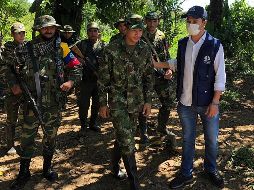 Brayan Suescún fue entregado a una comisión de la Defensoría del Pueblo  en  Catatumbo. EFE/Defensoría del Pueblo de Colombia