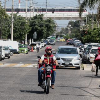 Abandonan calles en tramo que une tren con el centro de Tlaquepaque