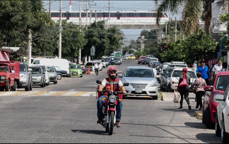 Familias que viven en las cercanías de la estación Tlaquepaque Centro de la Línea 3 señalan que falta una mejora de imagen de los alrededores. EL INFORMADOR/G. Gallo