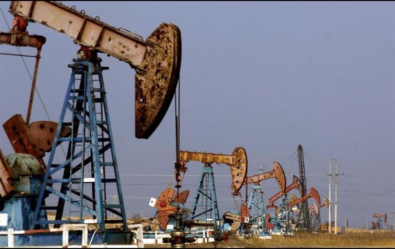 Algunas restricciones de movilidad debido a la crisis del coronavirus alimentan la perspectiva de una demanda débil de petróleo. EFE/ARCHIVO