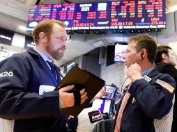 La mayoría de sectores terminó con ganancias, encabezados por las empresas de servicios públicos y las sanitarias. EFE/ARCHIVO