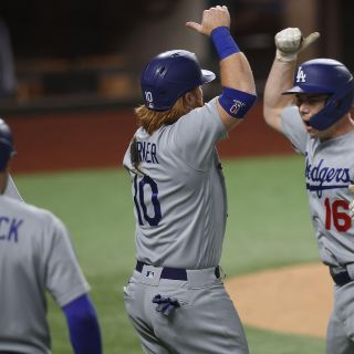Dodgers siguen en la pelea: derrotan 7-3 a Atlanta