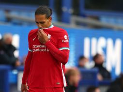 Van Dijk tuvo que ser sustituido y tras ser examinado en profundidad los servicios médicos han confirmado la necesidad de la operación.