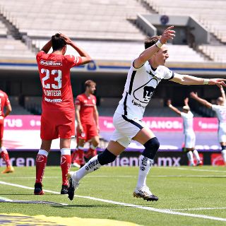 Con fortuna, Pumas derrota a Toluca