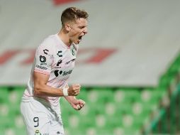 RESCATÓ UN PUNTO. Julio Furch marca el empate de los laguneros. IMAGO7