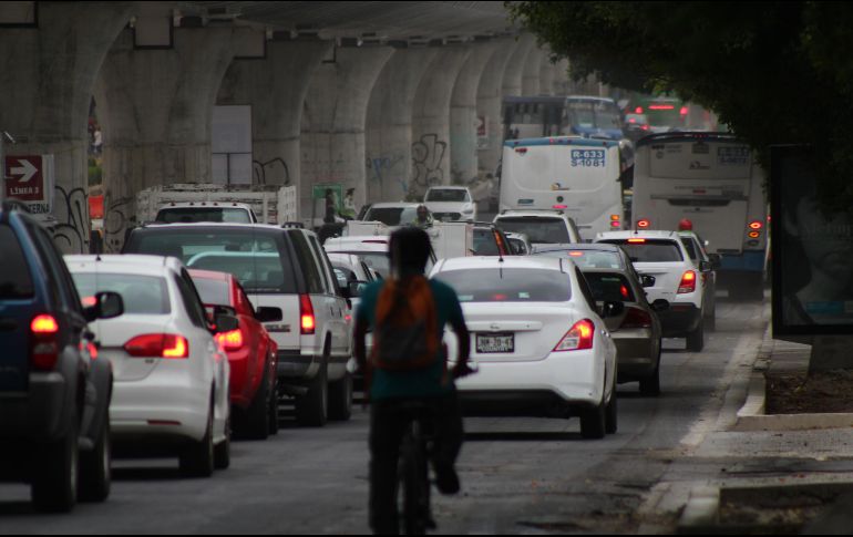 Aunque el Artículo 44 de la Ley de Movilidad y Transporte del Estado de Jalisco establece que todo automotor que circule en Jalisco debe contar con alguna póliza de seguro, esto no se cumple. EL INFORMADOR/ARCHIVO