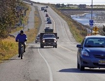 Habitantes evacuan Homer, Alaska, tras la alerta de tsunami para las zonas bajas. AP/Homer News/M. Armstrong