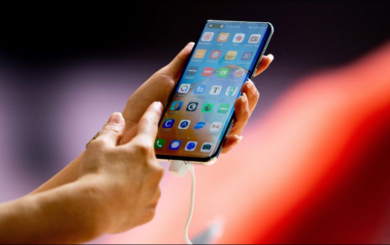 El Instituto del Derecho de las Telecomunicaciones (IDET) subraya que con el aumento a las empresas, los usuarios mexicanos no podrán gozar de servicios de mayor calidad y a precios más asequibles. EFE/ARCHIVO