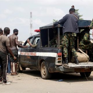Manifestantes atacan cárceles de Nigeria; se fugan casi dos mil reclusos