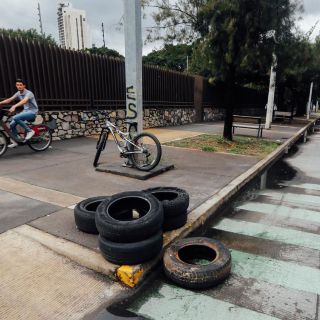 Piden que municipios homologuen sanciones por tirar basura en las calles
