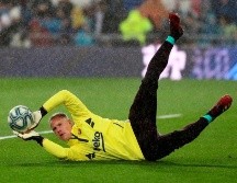 El guardameta alemán Marc André ter Stegen prorroga su contrato por tres años más, fijándose una cláusula de rescisión en 500 millones de euros. EFE/R. Jiménez